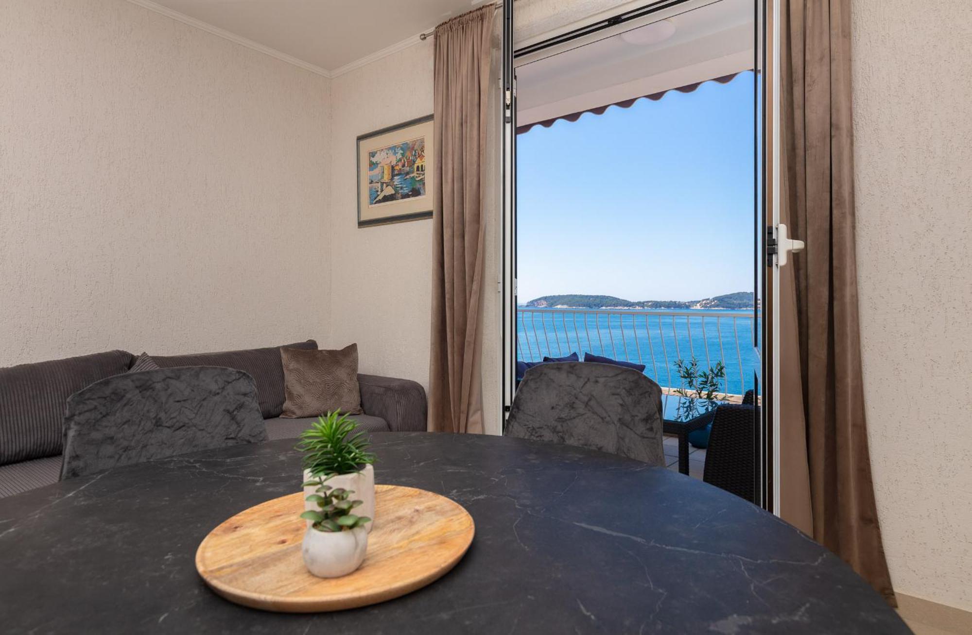 Apartment Ela ดูบรอฟนิก ภายนอก รูปภาพ